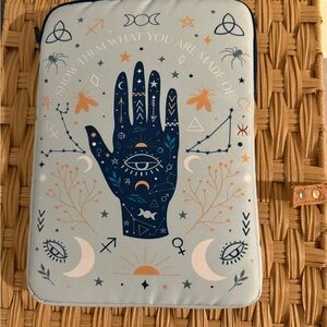 Book beau Mystical Blue and Cream Tablet Sleeve